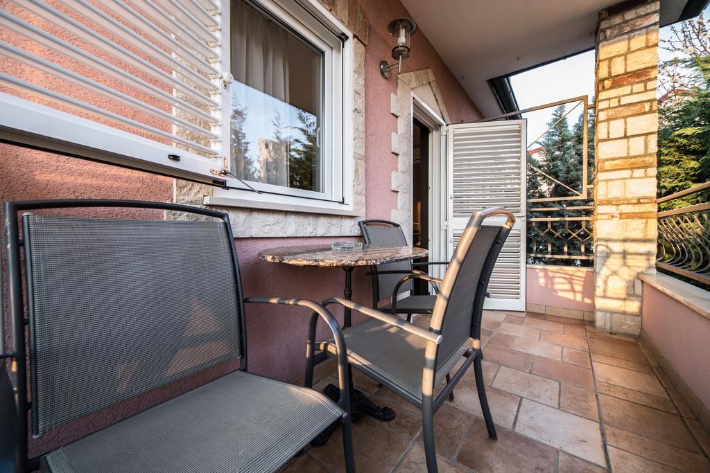 Villa Lugano Ровин Екстериор снимка
