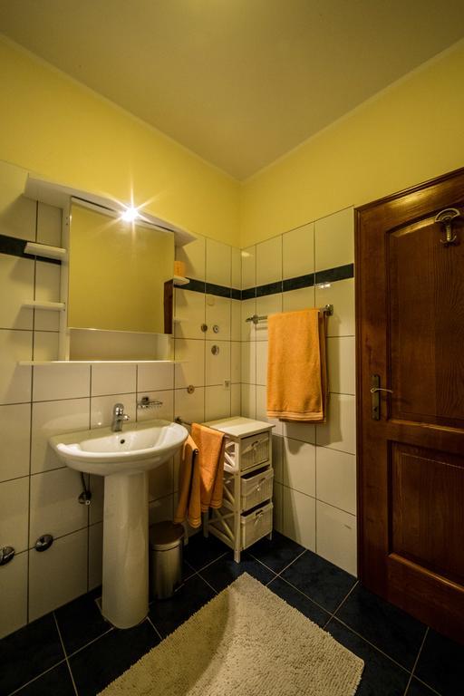 Villa Lugano Ровин Екстериор снимка