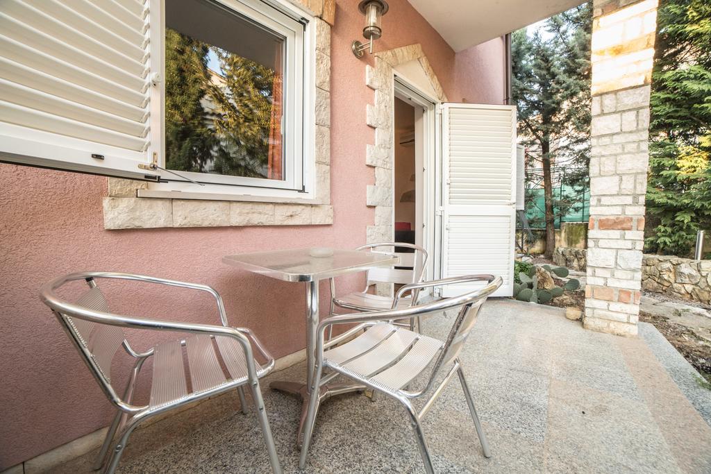 Villa Lugano Ровин Екстериор снимка